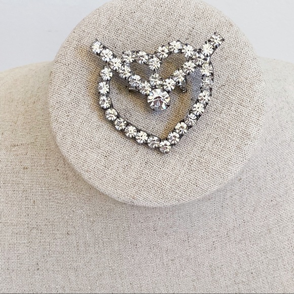 Vintage Silver Tone Large Heart Rhinestone Center Arrow Statement Brooch Love - Picture 5 of 10